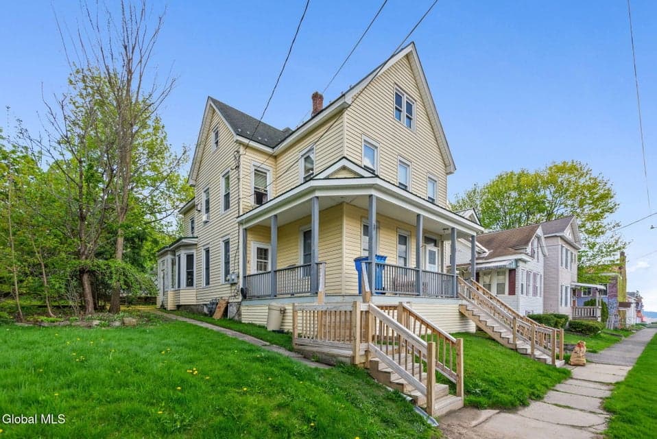 4 W Clinton Street, Johnstown, NY 12095, photo 1