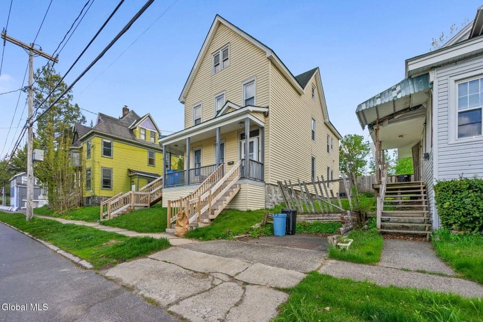 4 W Clinton Street, Johnstown, NY 12095, photo 2