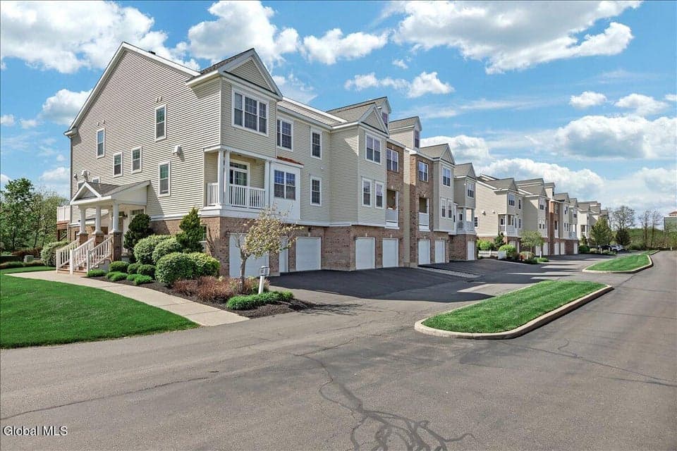 5203 Admirals Walk Drive, Cohoes, NY 12047, photo 2