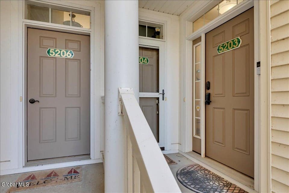 5203 Admirals Walk Drive, Cohoes, NY 12047, photo 3