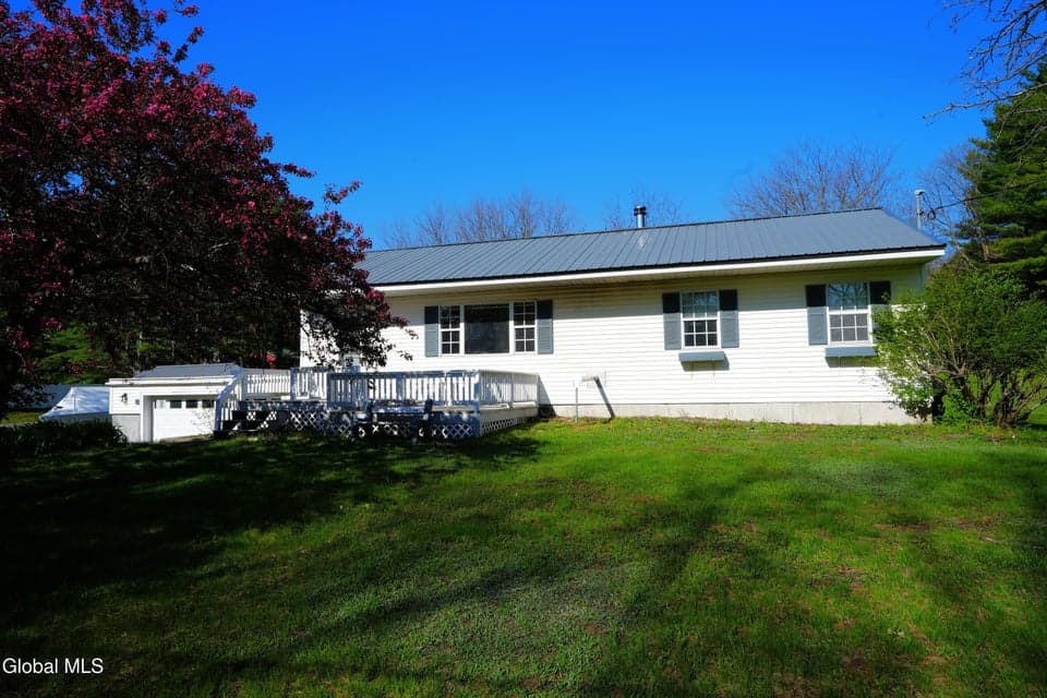 301 Bemis Road, Gloversville, NY 12078