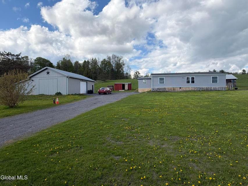 770 Oswegatchie Road, photo 1