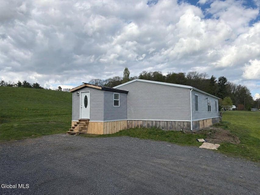 770 Oswegatchie Road, photo 2