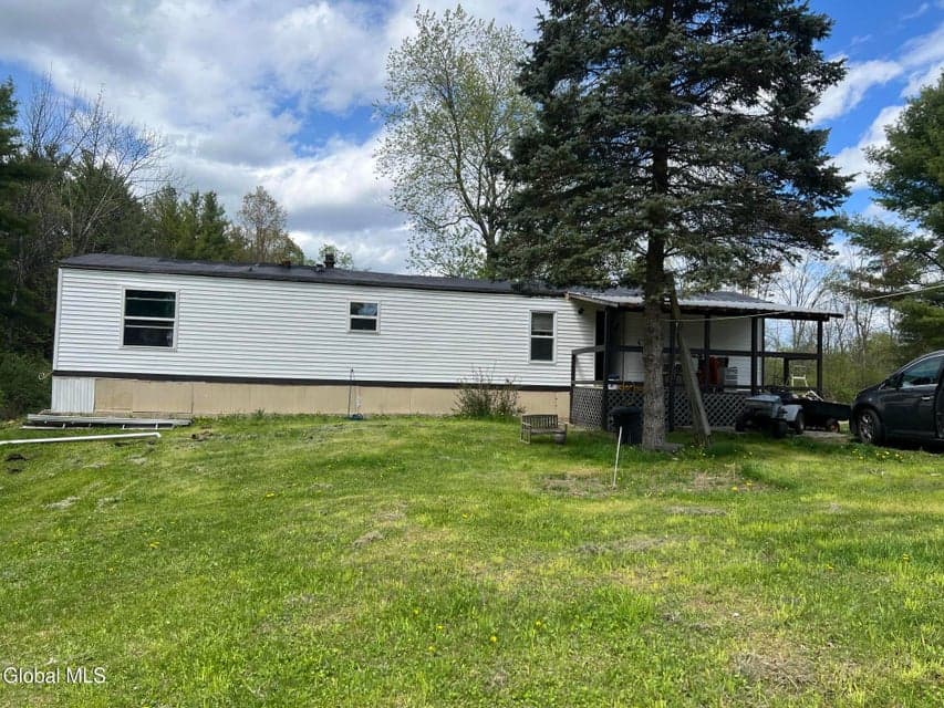 10 Perry Lane, Whitehall, NY 12887