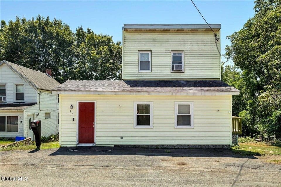16 Billings Avenue, photo 1