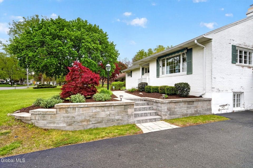 280 Lishakill Road, Colonie, NY 12309, photo 3