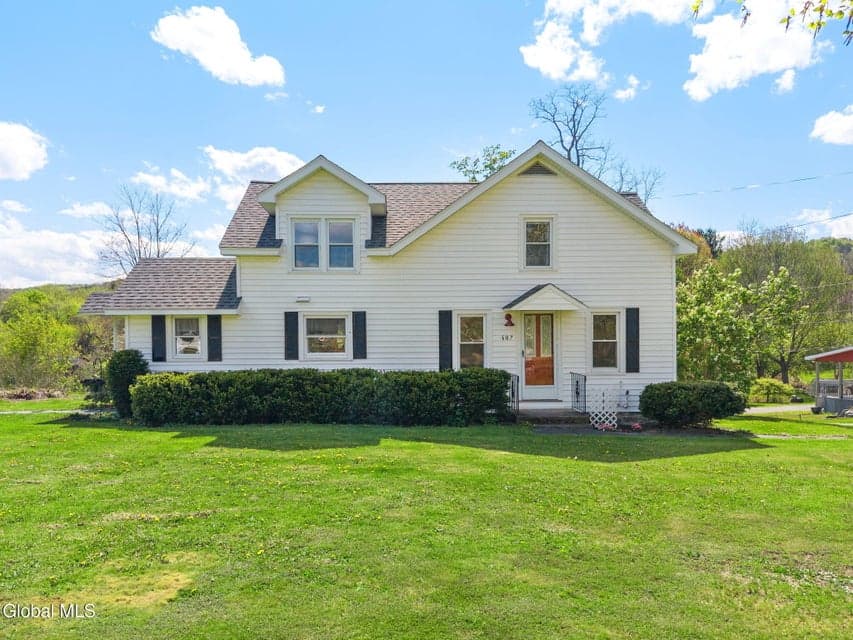 607 Youngs Corners Road, Florida, NY 12010