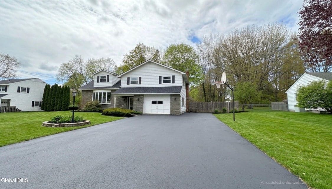 24 Lorelei Lane, photo 2