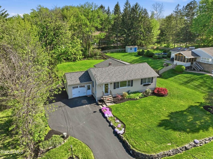 15 Homestead Drive, Colonie, NY 12110, photo 1