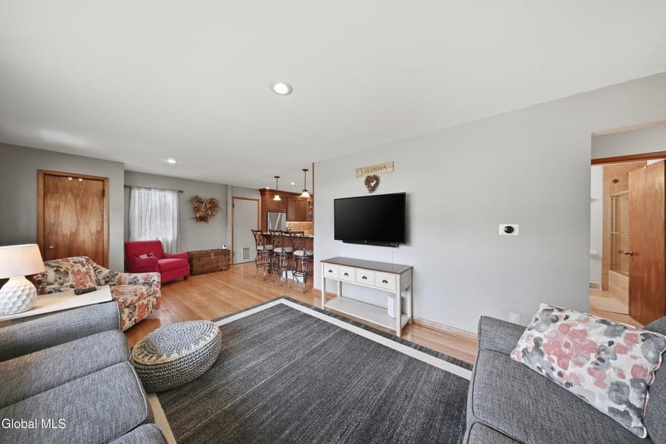 15 Homestead Drive, Colonie, NY 12110, photo 5
