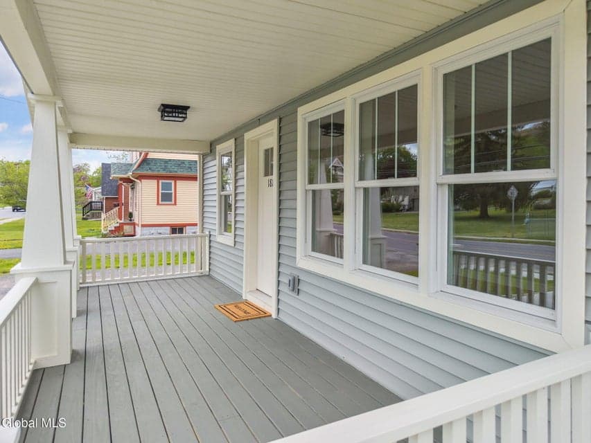181 Elm Street, photo 4