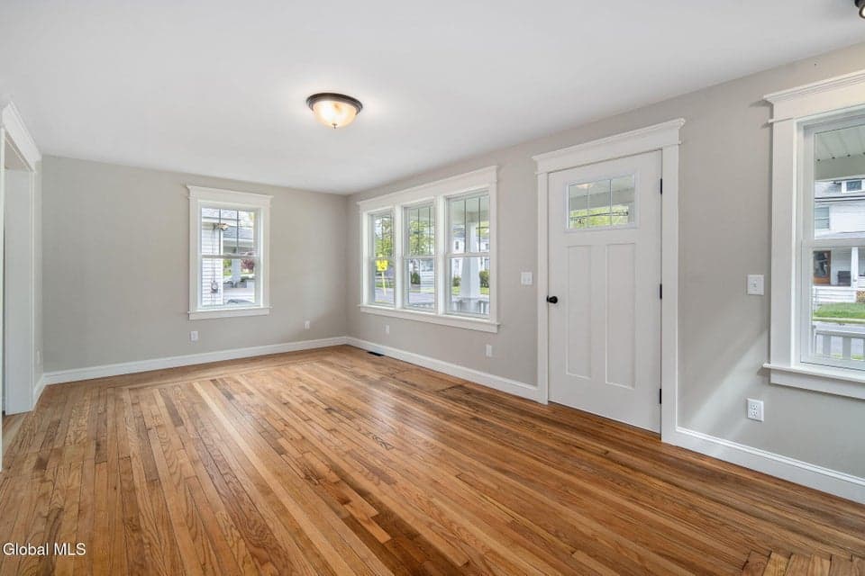 181 Elm Street, photo 5