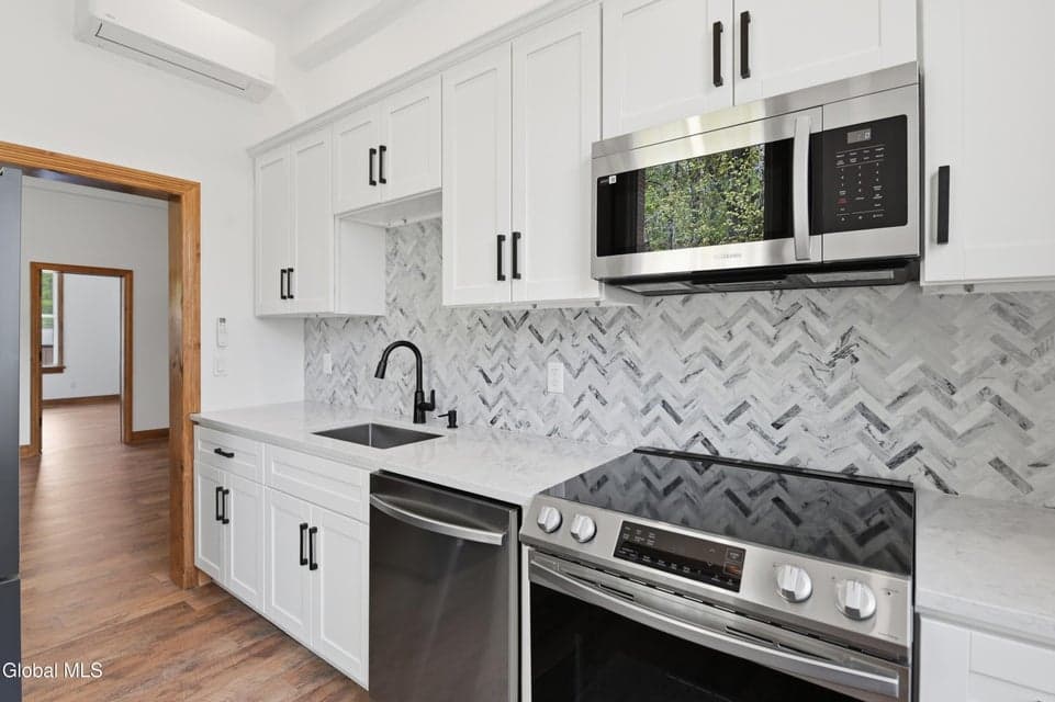 66 Horicon Avenue, 1W, Bolton, NY 12814, photo 5