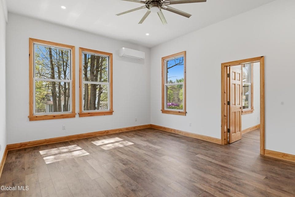 66 Horicon Avenue, 1E, Bolton, NY 12814, photo 4
