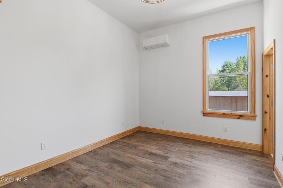 66 Horicon Avenue, 1E, Bolton, NY 12814, photo 5