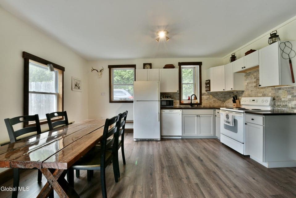 2414 New York 29, Middle Grove, NY 12850, photo 3