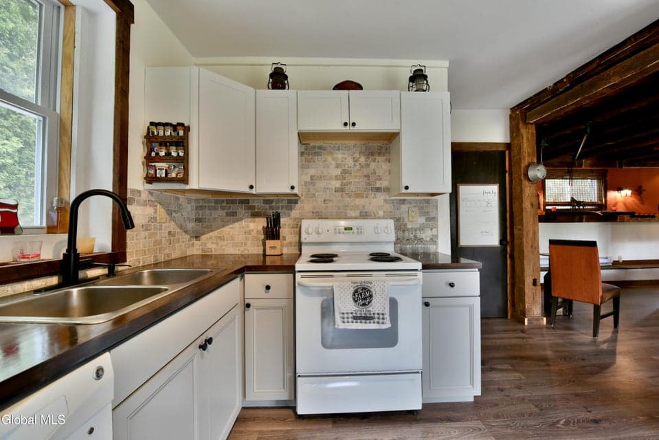 2414 New York 29, Middle Grove, NY 12850, photo 5