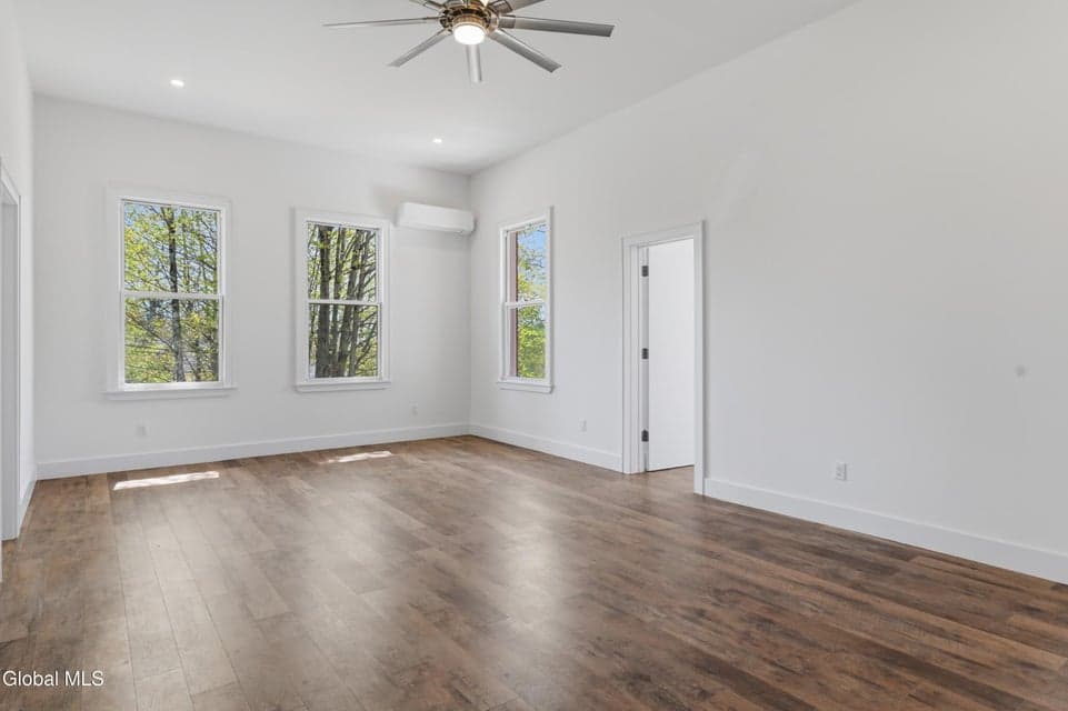 66 Horicon Avenue, 2E, Bolton, NY 12814, photo 2