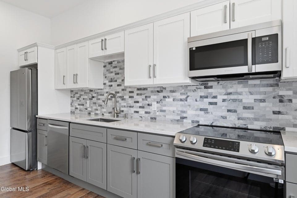 66 Horicon Avenue, 2E, Bolton, NY 12814, photo 5