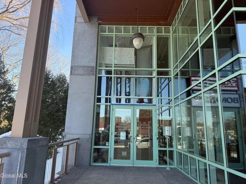 268 Broadway, photo 2