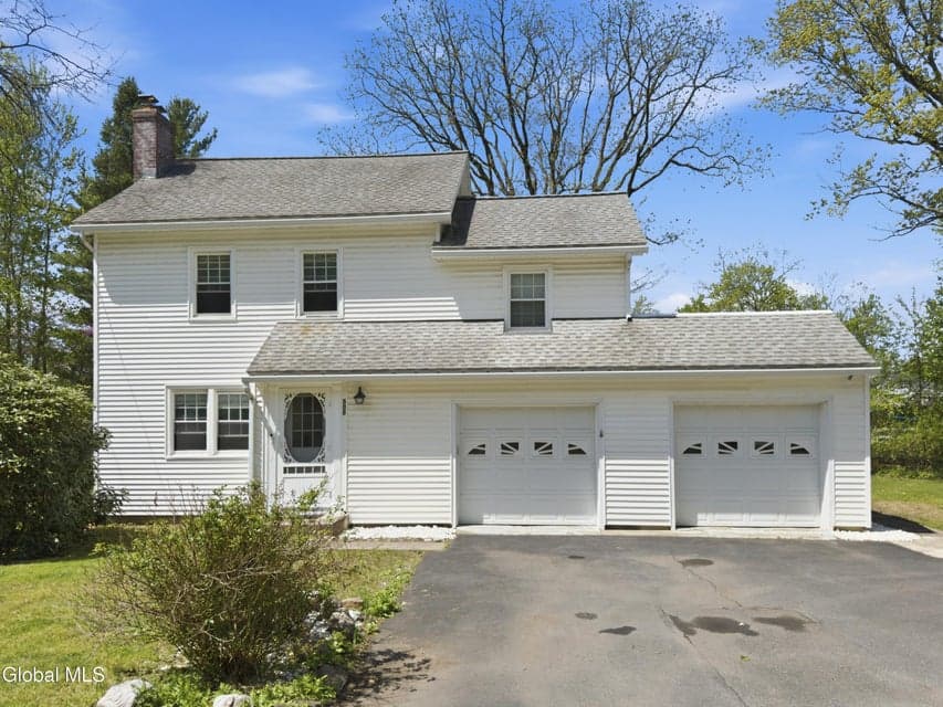 508 Bloomingrove Drive, North Greenbush, NY 12144, photo 2