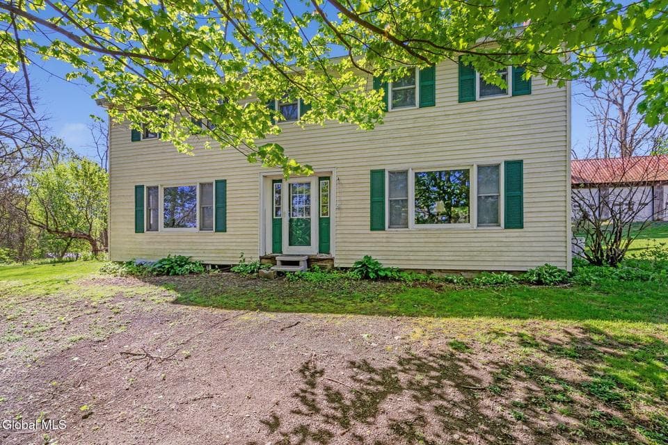 533 New Baltimore Road, New Baltimore, NY 12192, photo 2