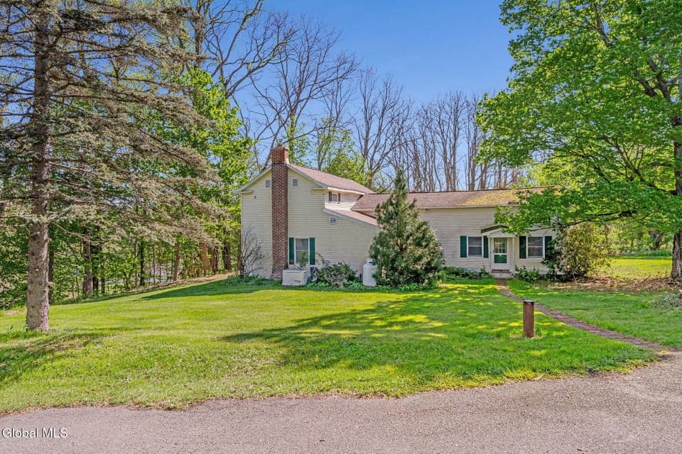 533 New Baltimore Road, New Baltimore, NY 12192, photo 3