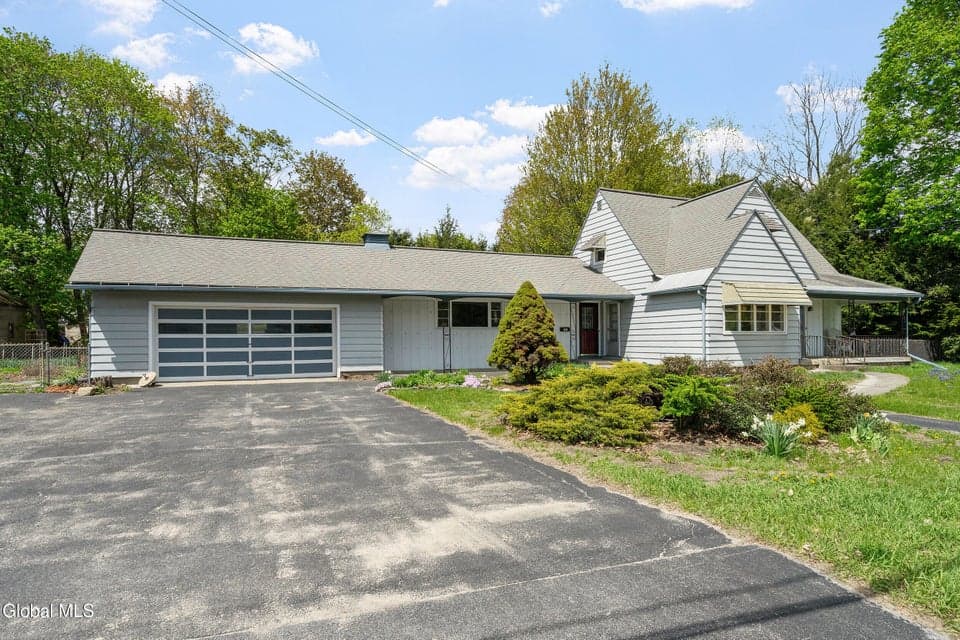 215 Oak Street, Corinth, NY 12822, photo 2
