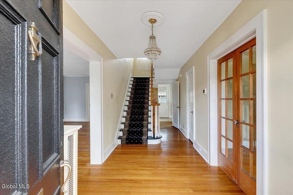 246 S Main Avenue, Albany, NY 12208, photo 5