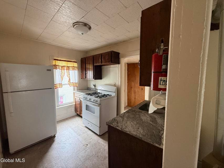 208 Maple Street, Glens Falls, NY 12801, photo 3