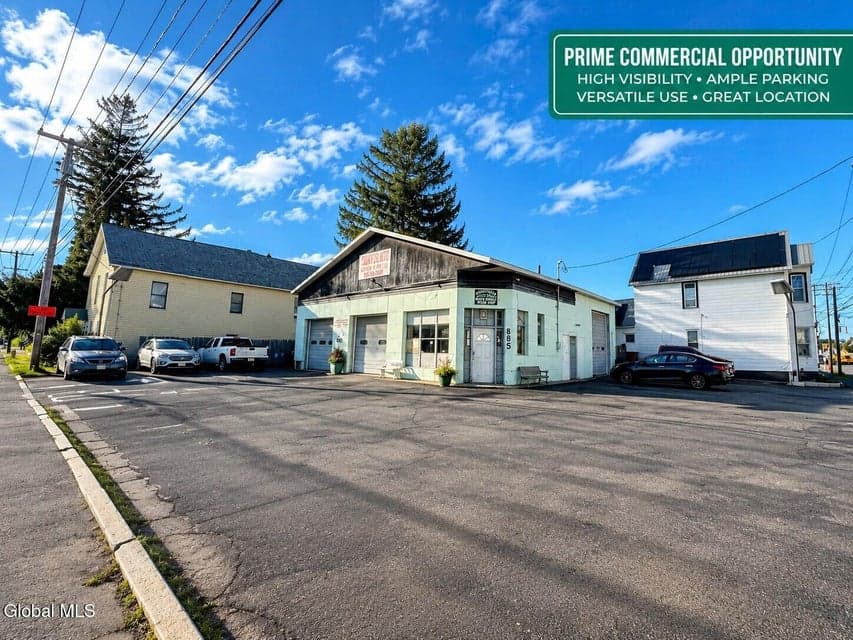 885 Strong Street, photo 2