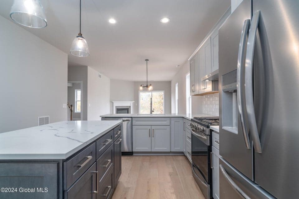 15 Priddle Lane, Colonie, NY 12110, photo 2