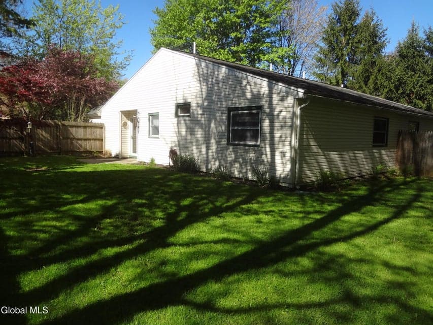 21A Woodcliffe Drive, Clifton Park, NY 12065, photo 3