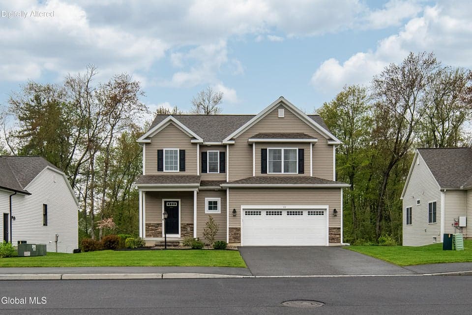 22 Wellington Court, Clifton Park, NY 12065, photo 1