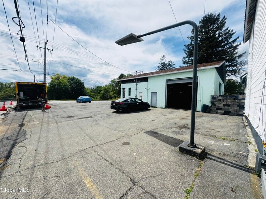 885 Strong Street, photo 4