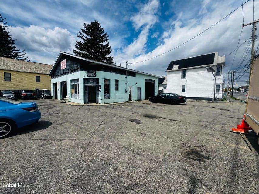 885 Strong Street, photo 5