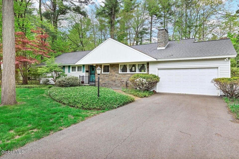 178 Westchester Drive S., Bethlehem, NY 12054, photo 1