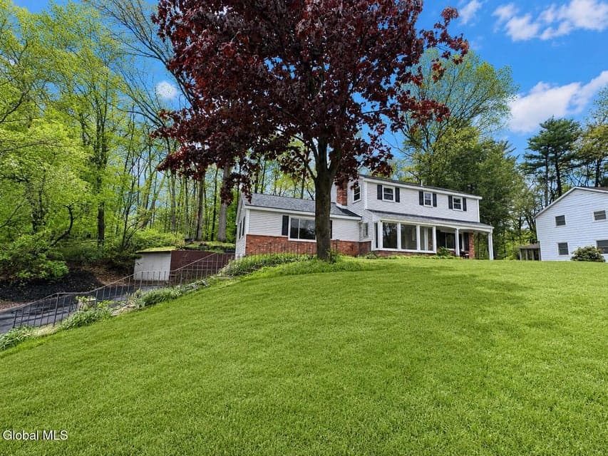 25 Shadow Wood Way, Clifton Park, NY 12019, photo 3