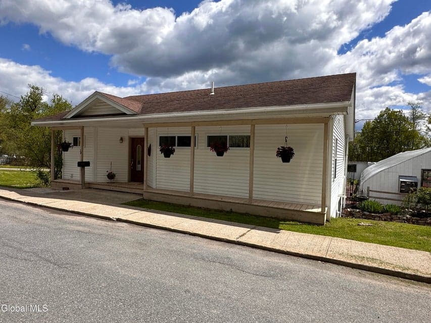 24 Mount Hope Avenue, Ticonderoga, NY 12883, photo 2