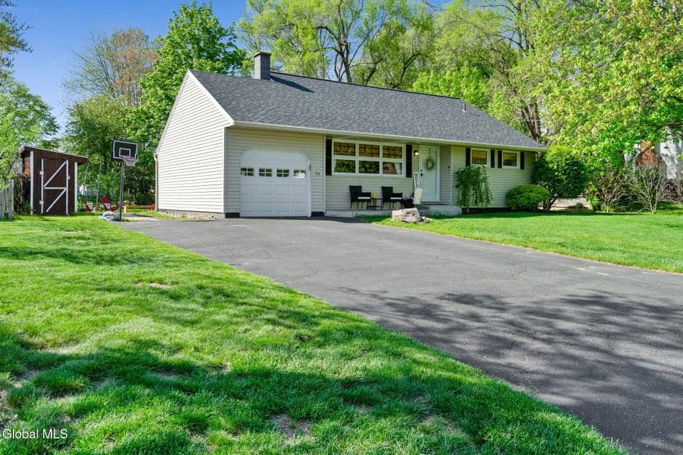 33 Terry Avenue, Guilderland, NY 12303, photo 2