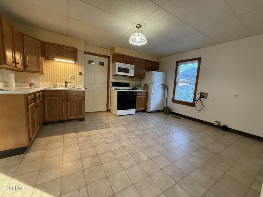 30 Lexington Avenue, Glens Falls, NY 12801, photo 2