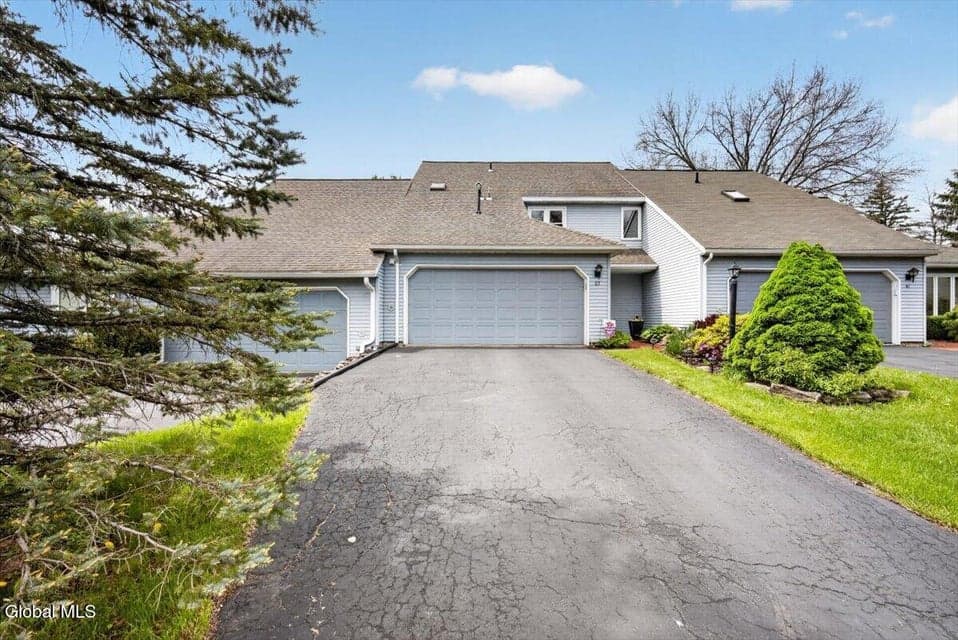63 Constitution Court, Bethlehem, NY 12077, photo 1