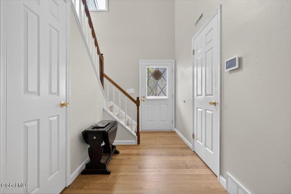 63 Constitution Court, Bethlehem, NY 12077, photo 4