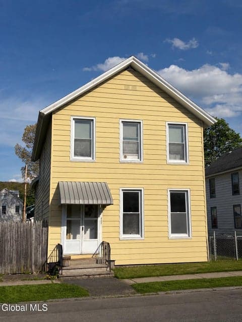 422 4th Avenue, Troy, NY 12182