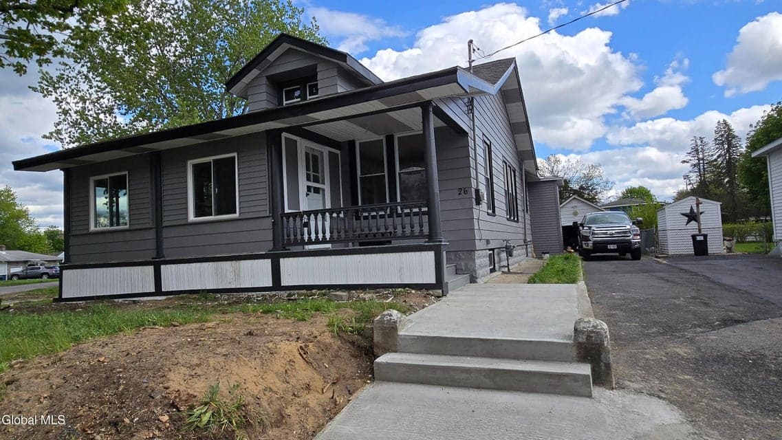 26 Lawnwood Avenue, Schenectady, NY 12304, photo 1