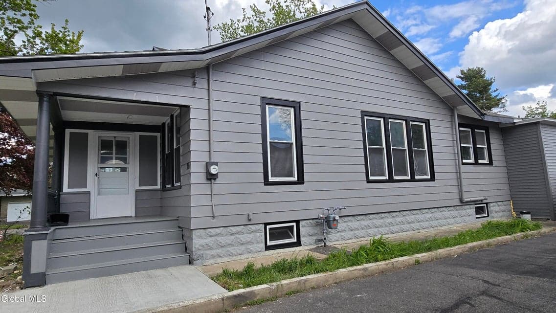 26 Lawnwood Avenue, Schenectady, NY 12304, photo 3