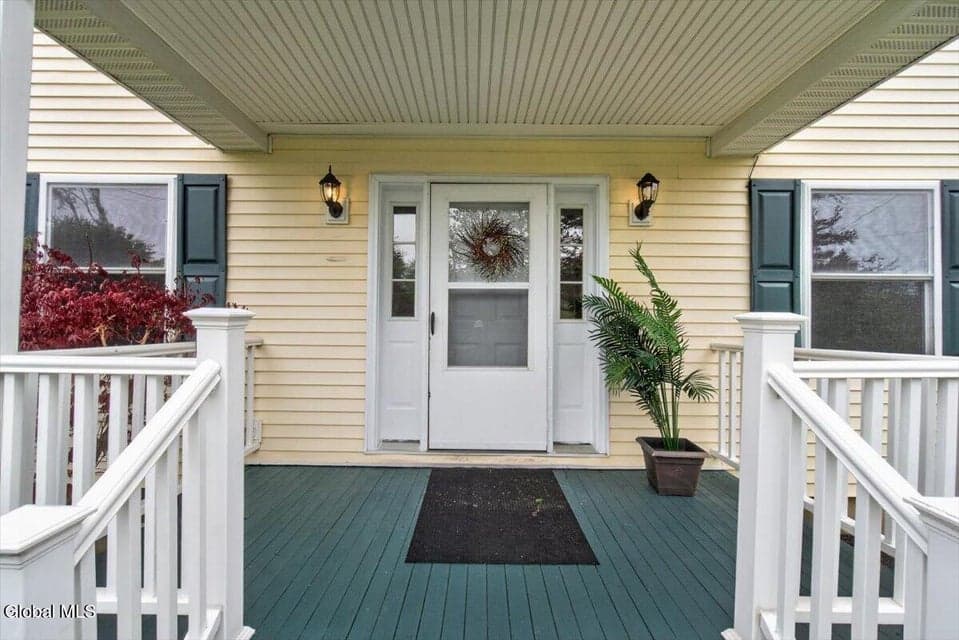 12 Pine Avenue, photo 3