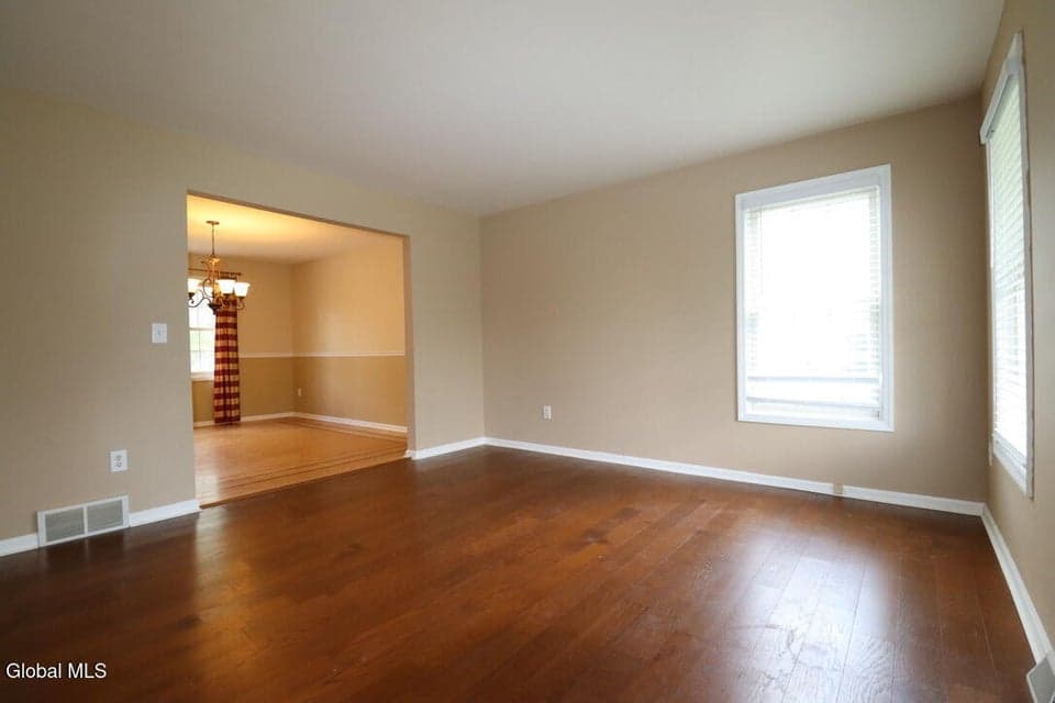 8 Spruce Street, photo 4