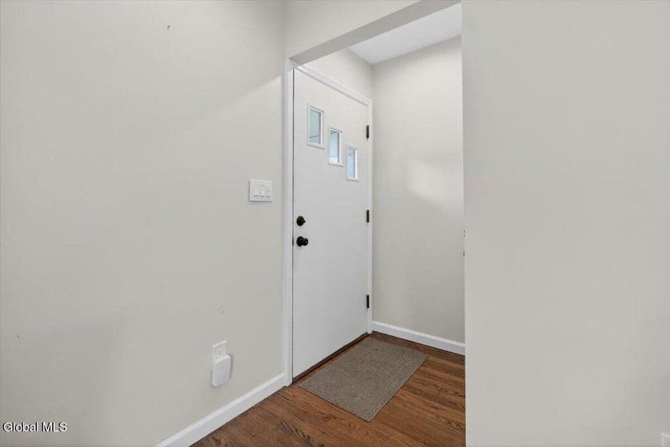 11 Norwood Avenue, Albany, NY 12208, photo 4