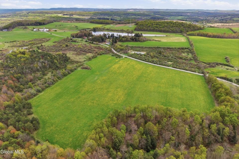 L27 Travis Road, photo 1